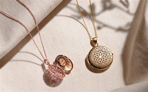 How to Print Pictures for a Locket: A Journey Through Time and Technology